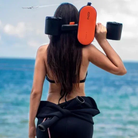 Underwater Scooter Sea Scooter - 1. Geneinno S2 スマート水中スクーター。水深計、温度センサー、コンパスを搭載。海での冒険に最適。